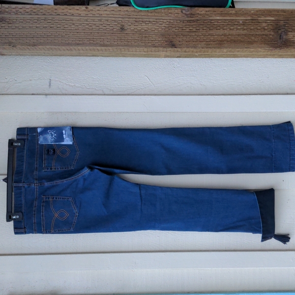 Tuk Tuk Classic Jeans 👖 - Picture 6 of 9